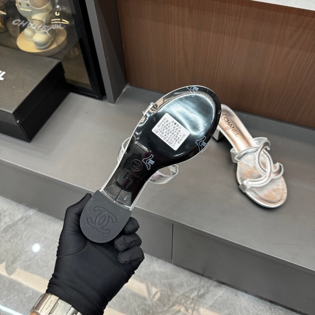 Luxury Fashion Hollow Out Chunky Sandals