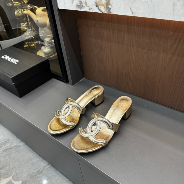 Luxury Fashion Hollow Out Chunky Sandals