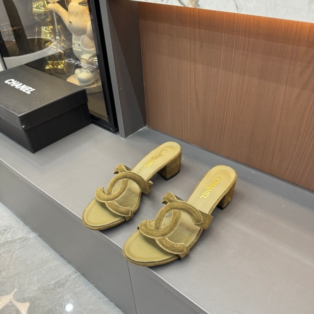 Luxury Fashion Hollow Out Chunky Sandals