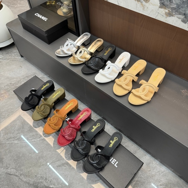 Luxury Fashion Hollow Out Chunky Sandals