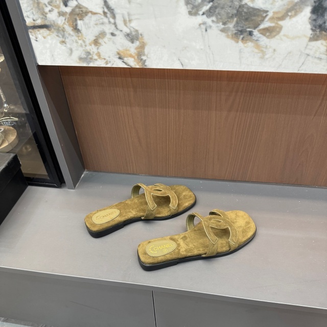 Luxury Fashion Hollow Out Flat Slides