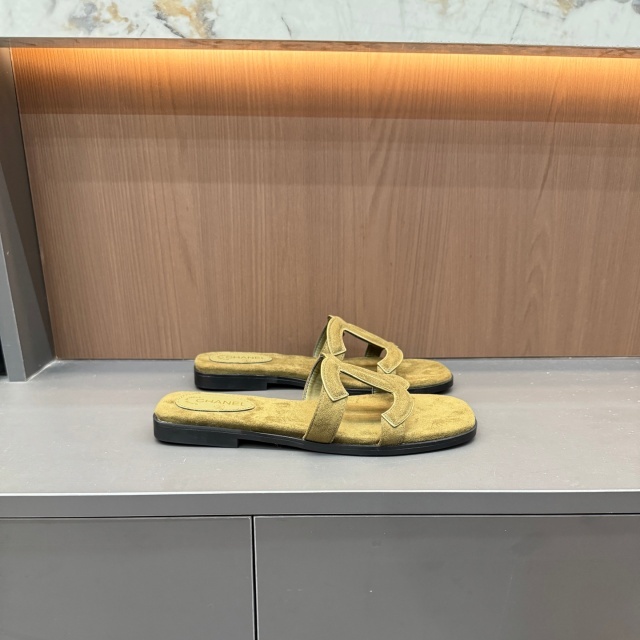 Luxury Fashion Hollow Out Flat Slides