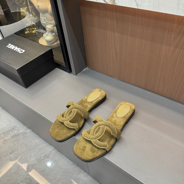 Luxury Fashion Hollow Out Flat Slides