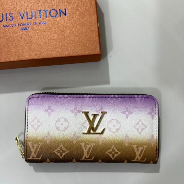 Metal Logo Leather Gradient Women Wallets
