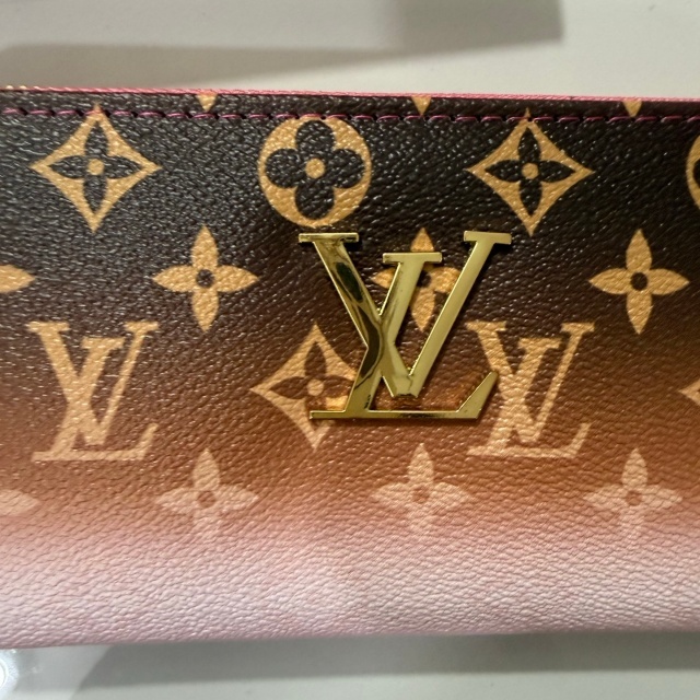 Metal Logo Leather Gradient Women Wallets