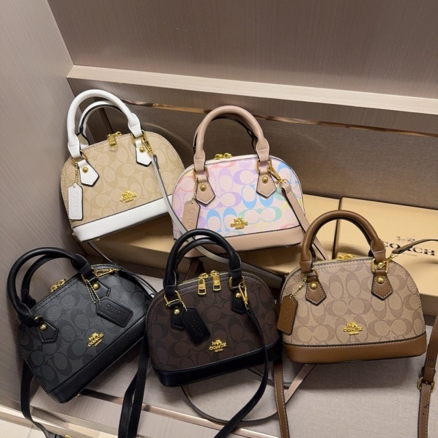 Fashion Metal Logo Leather Crossbody Handbags
