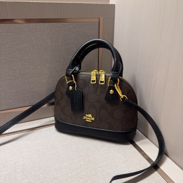 Fashion Metal Logo Leather Crossbody Handbags