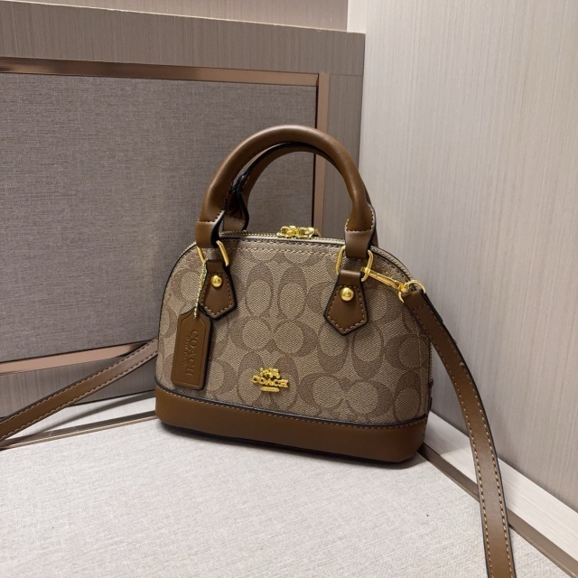 Fashion Metal Logo Leather Crossbody Handbags