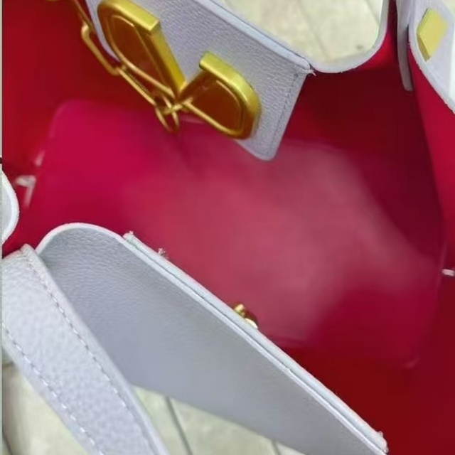 Fashion Metal Logo Women Handbags