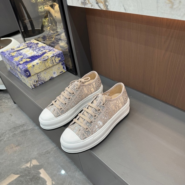 Thick-Soled Fashion Embroidery Women Sneakers