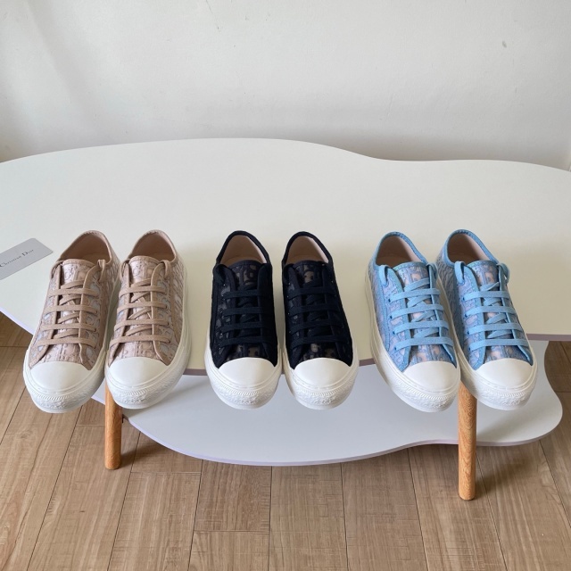 Thick-Soled Mesh Embroidery Women Casual Sneakers
