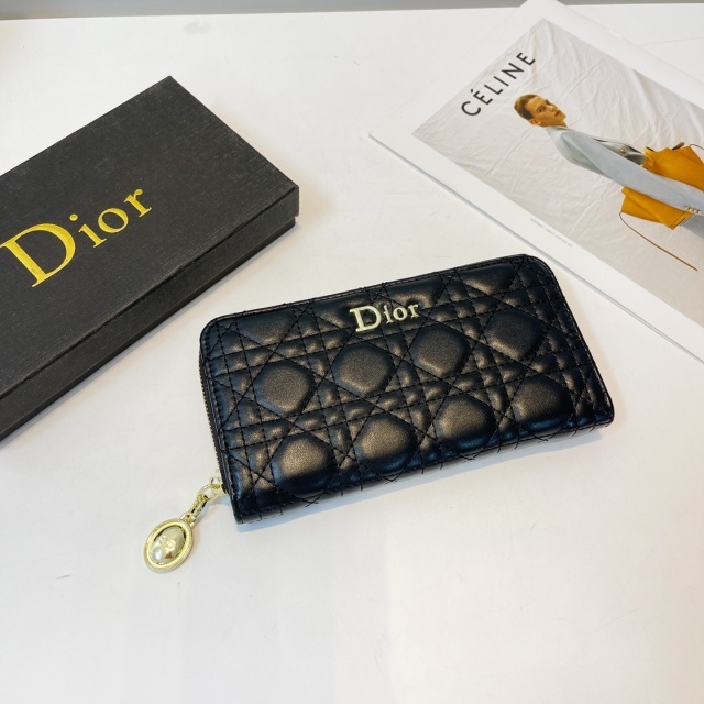 Metal Logo Leather Luxury Women Wallets