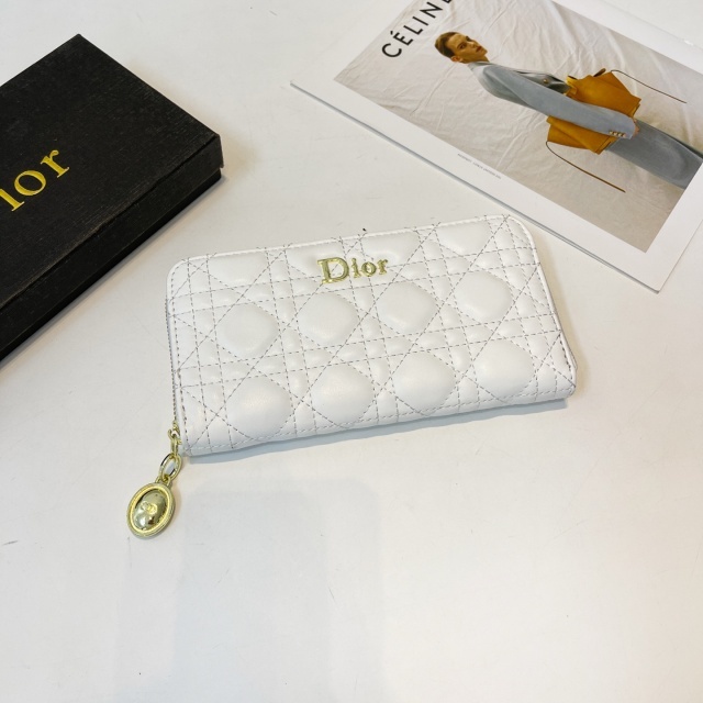Metal Logo Leather Luxury Women Wallets
