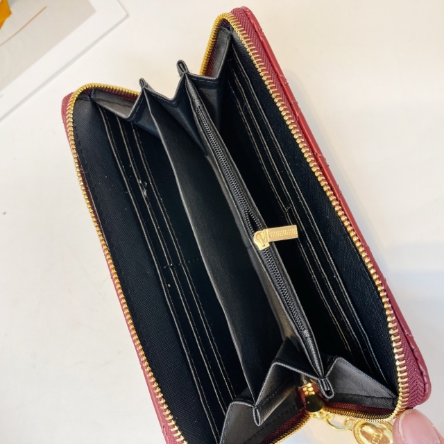 Metal Logo Leather Luxury Women Wallets