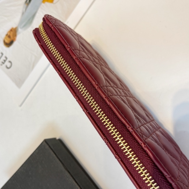 Metal Logo Leather Luxury Women Wallets