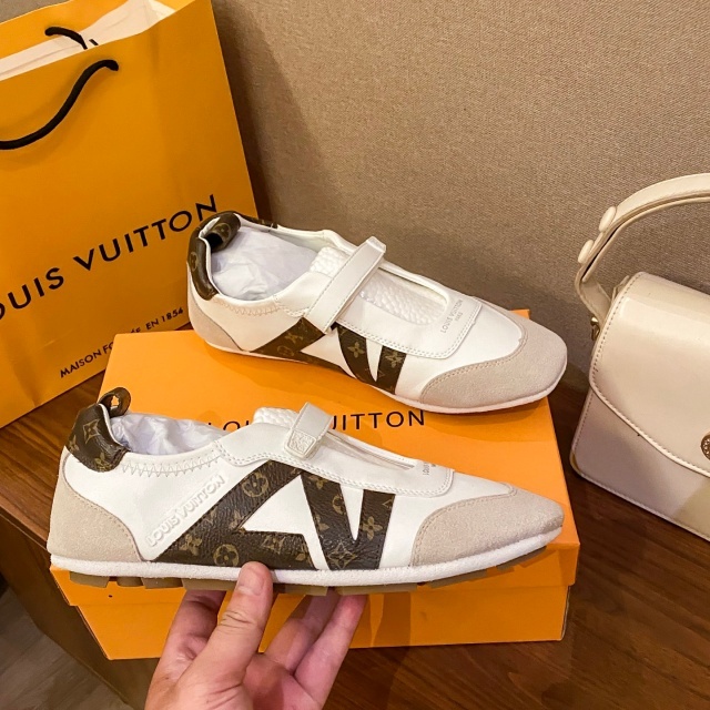 Fashion Hollow Out Velcro Women Sneakers