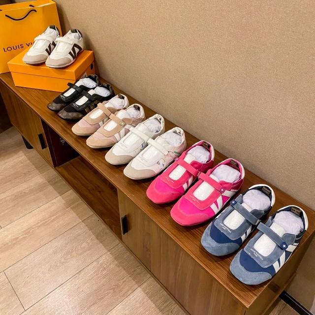 Fashion Hollow Out Velcro Women Sneakers