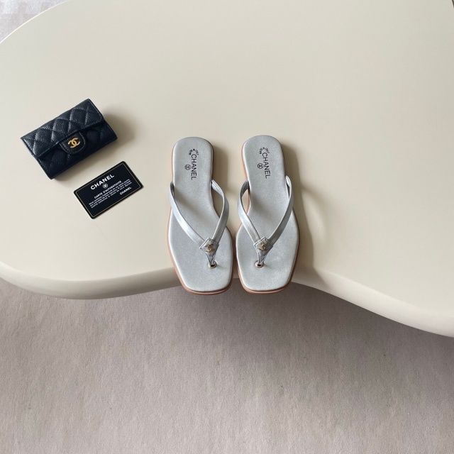 Fashion Logo Women Beach Flip-Flops
