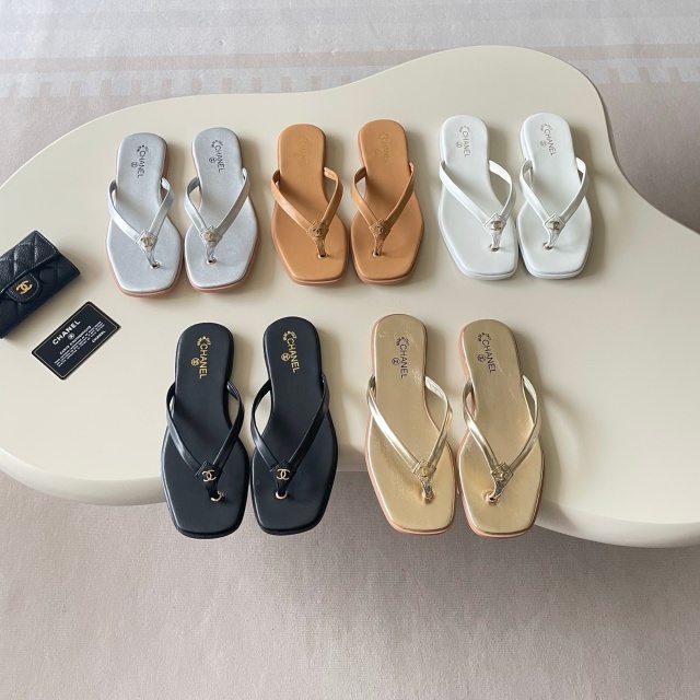 Fashion Logo Women Beach Flip-Flops