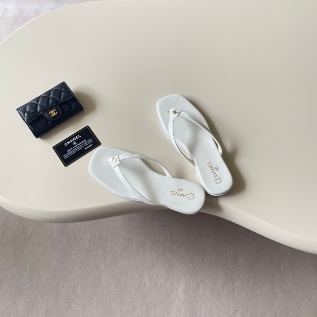 Fashion Logo Women Beach Flip-Flops