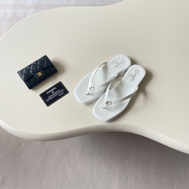 Fashion Logo Women Beach Flip-Flops