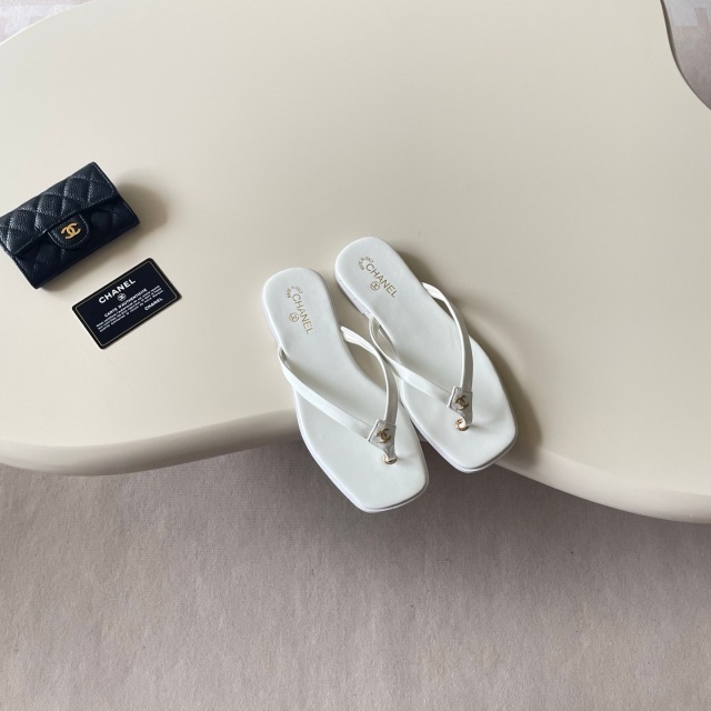 Fashion Logo Women Beach Flip-Flops