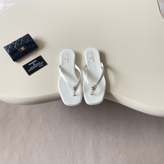 Fashion Logo Women Beach Flip-Flops