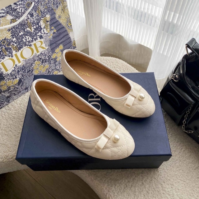 Luxury Fashion Pearl Women Flat Shoes