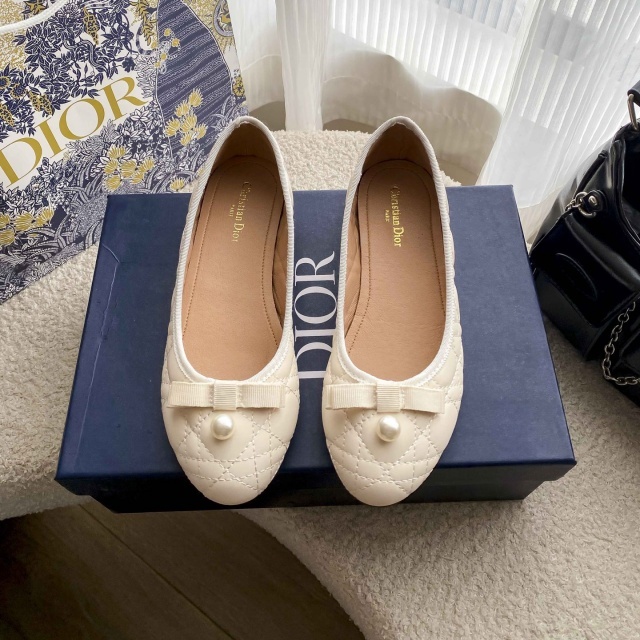 Luxury Fashion Pearl Women Flat Shoes