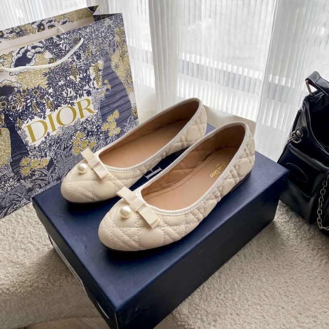 Luxury Fashion Pearl Women Flat Shoes