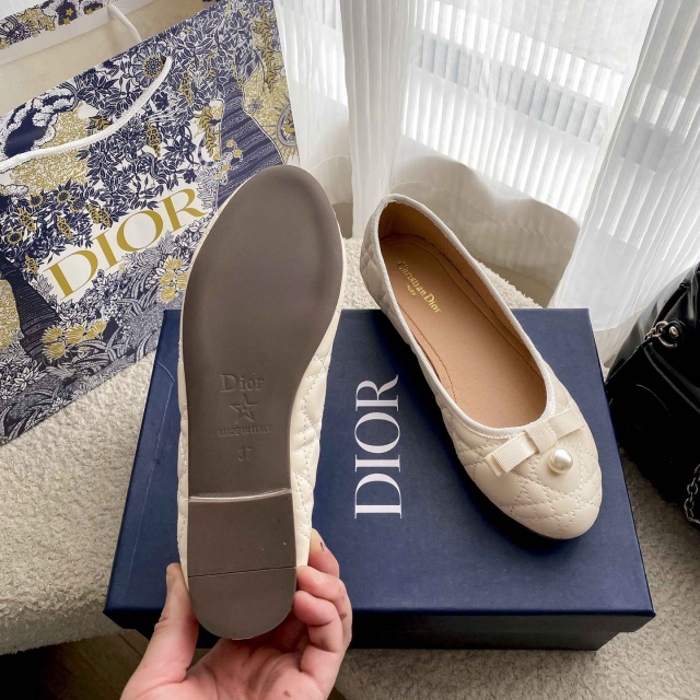 Luxury Fashion Pearl Women Flat Shoes