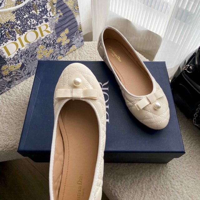 Luxury Fashion Pearl Women Flat Shoes