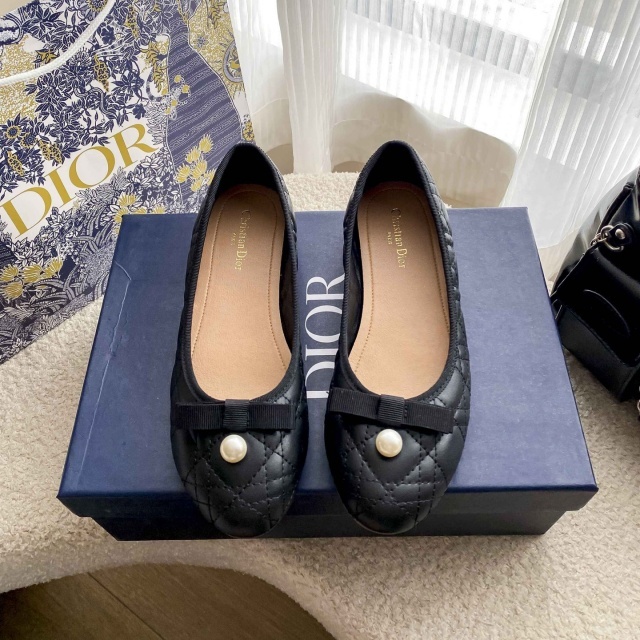 Luxury Fashion Pearl Women Flat Shoes