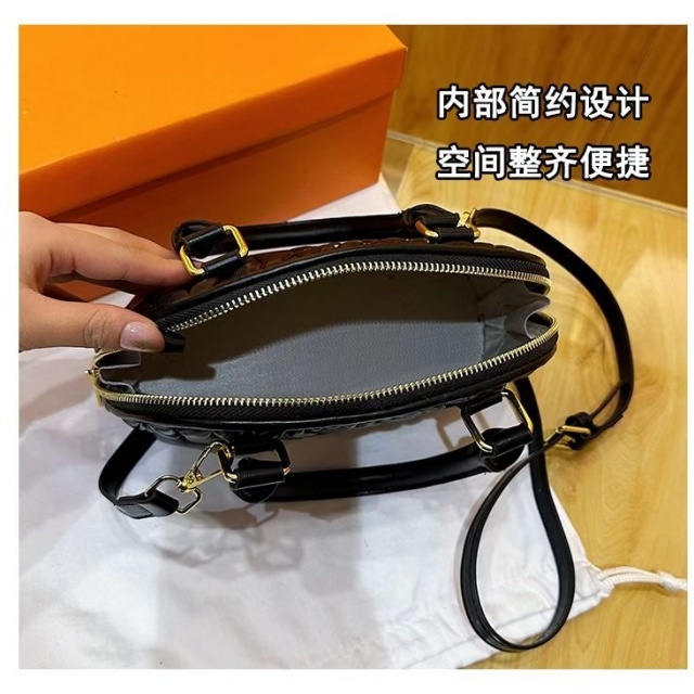 Metal Logo Leather Fashion Crossbody Handbags
