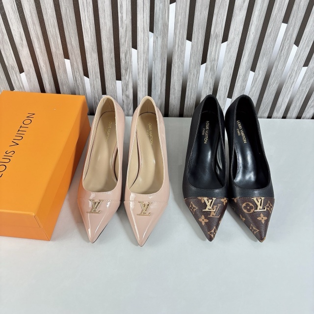 Metal Logo Pointed Toe Women High Heels