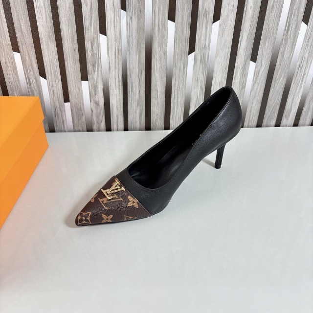 Metal Logo Pointed Toe Women High Heels