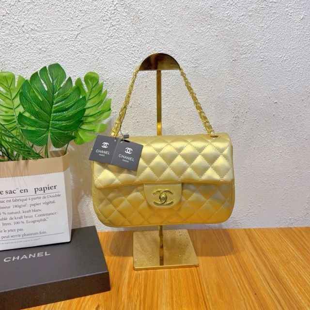 Metal Logo Women Leather Purses