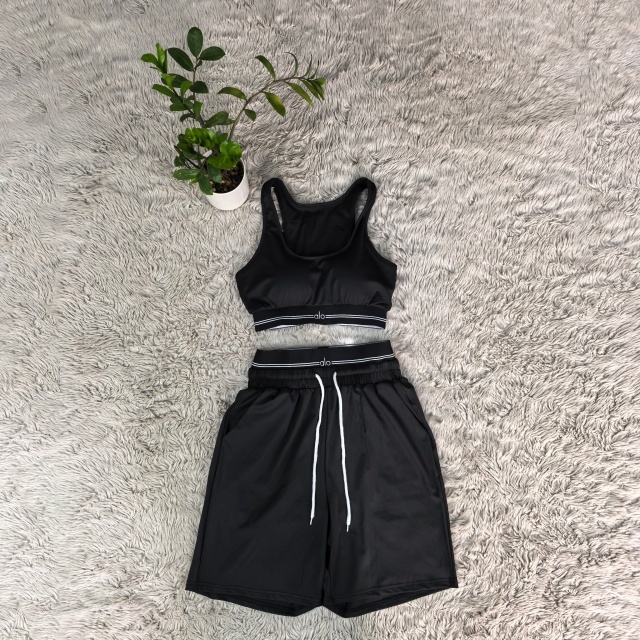 Fashion Embroidery Short Yoga Tracksuit Set