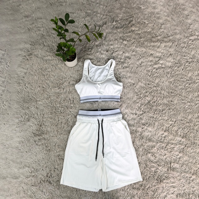 Fashion Embroidery Short Yoga Tracksuit Set