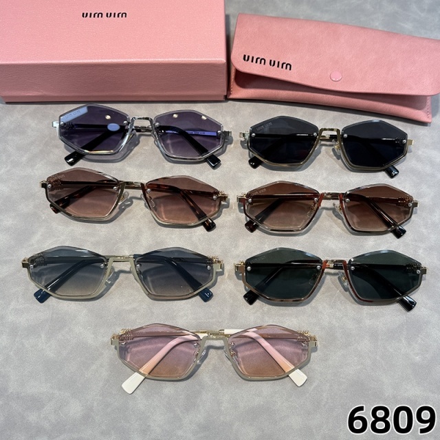 Diamond-Shaped Frame Unisex Glasses