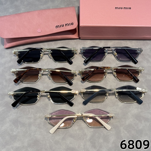Diamond-Shaped Frame Unisex Glasses