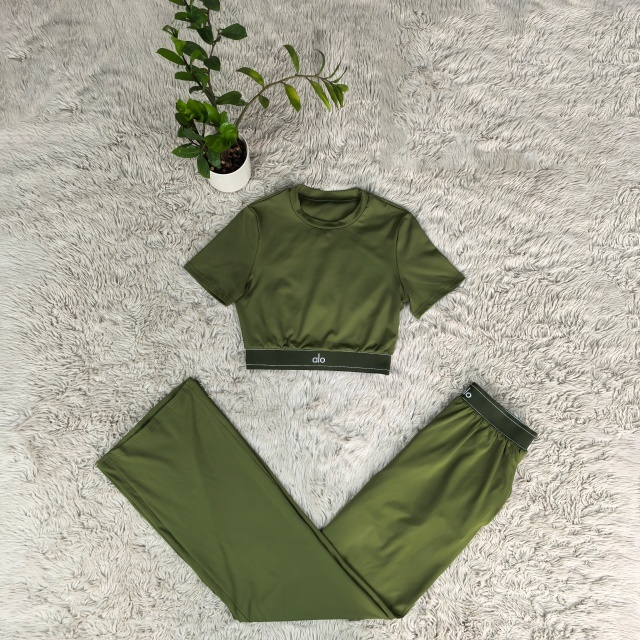 Fashion Embroidery Short Sleeve Tracksuit Set