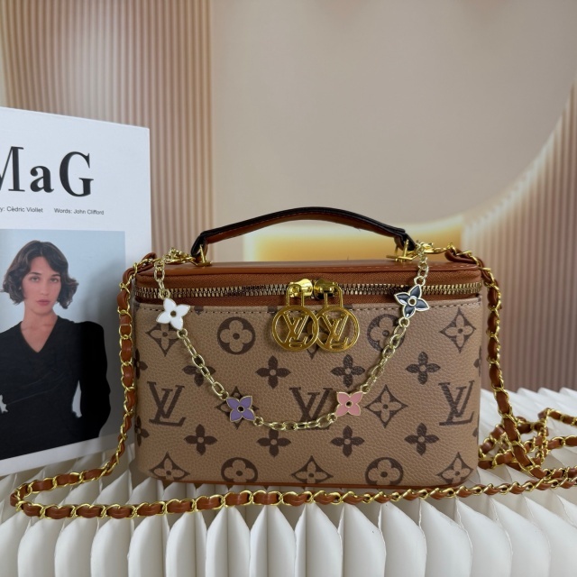 Leather Printed Chained Makeup Bags