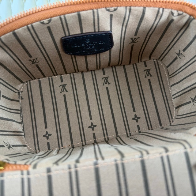 Leather Printed Chained Makeup Bags