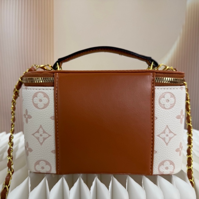 Leather Printed Chained Makeup Bags