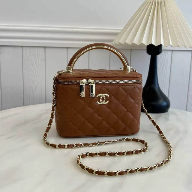 Chained Leather Fashion Women Makeup Bags