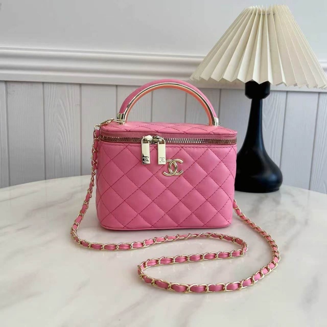 Chained Leather Fashion Women Makeup Bags