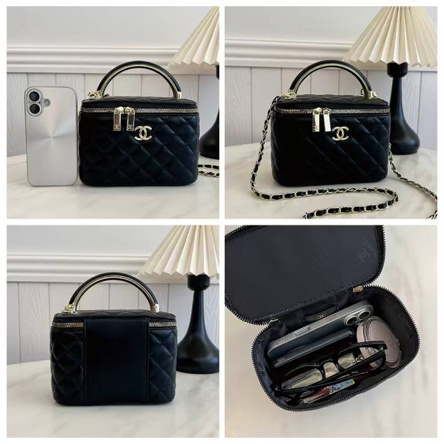 Chained Leather Fashion Women Makeup Bags