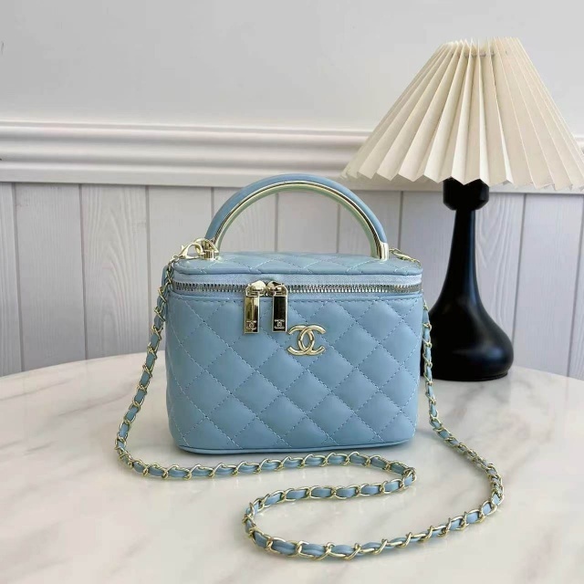 Chained Leather Fashion Women Makeup Bags