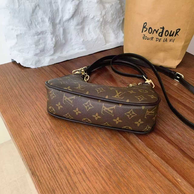 Leather Printed Women Crossbody Handbags (come with box)